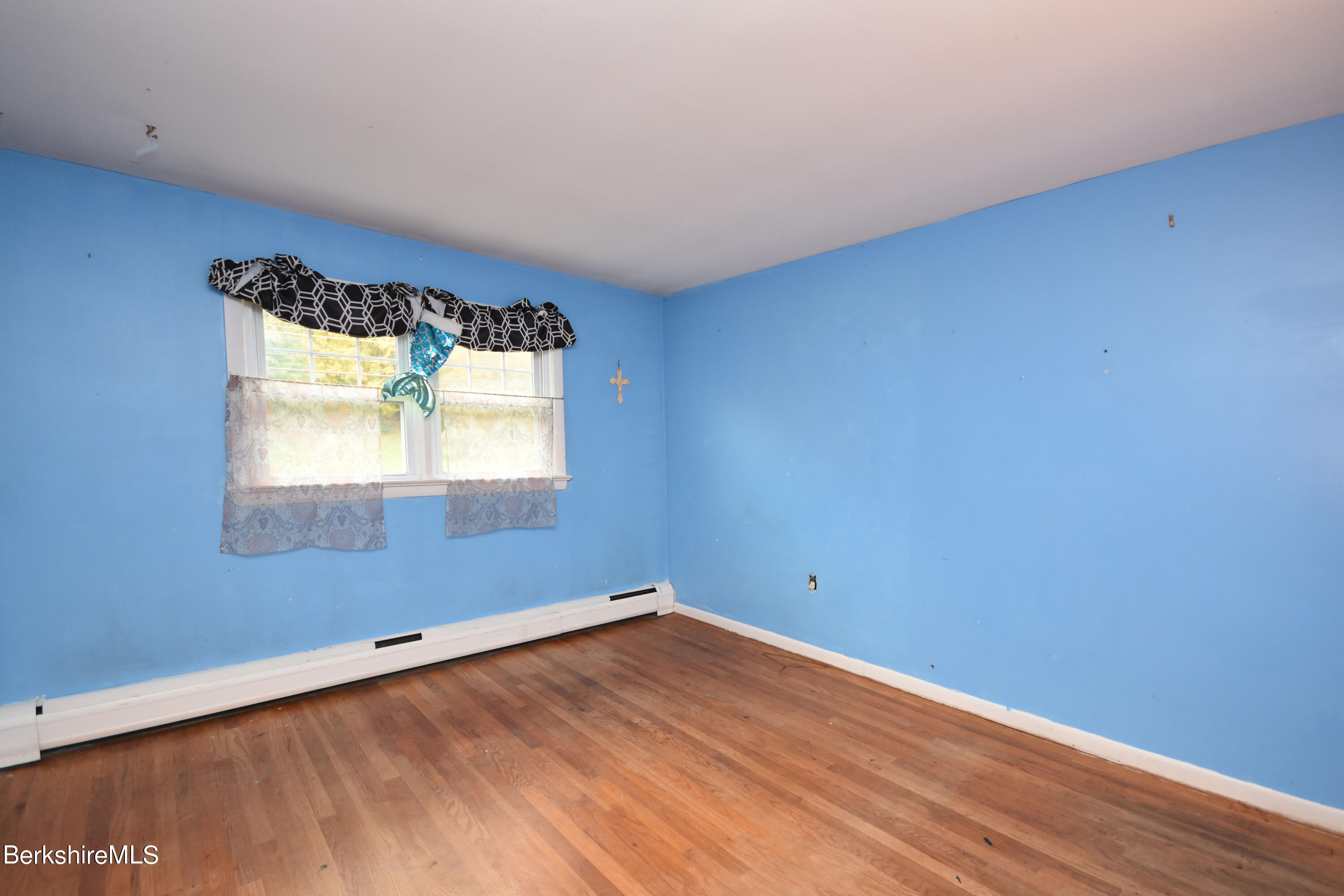 494 East New Lenox Road Pittsfield, MA 01201 - Photo 21 of 40 Bedroom #3