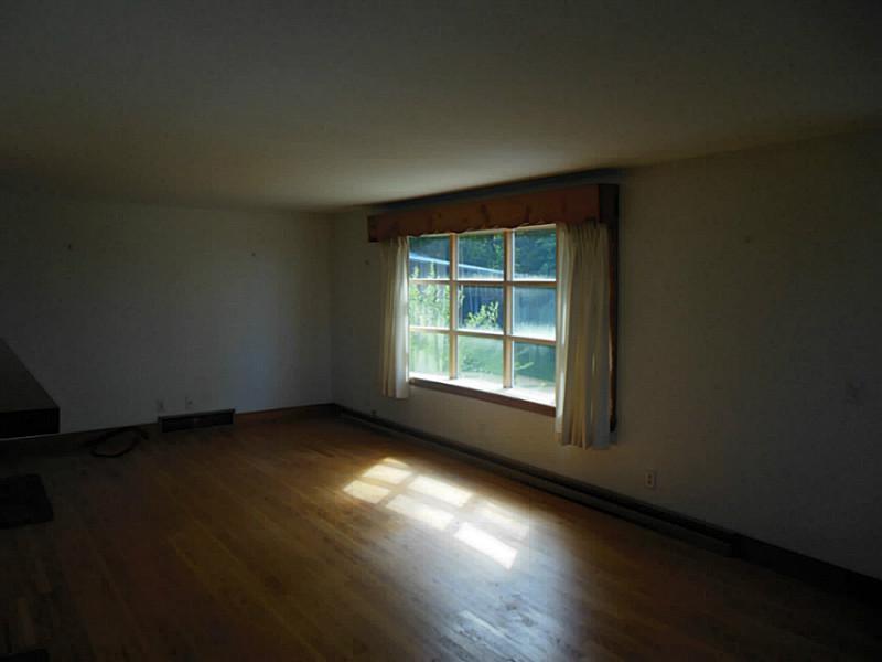 63 Metcalf Road Winthrop, ME 04364 - Photo 20 of 35 Living Room.