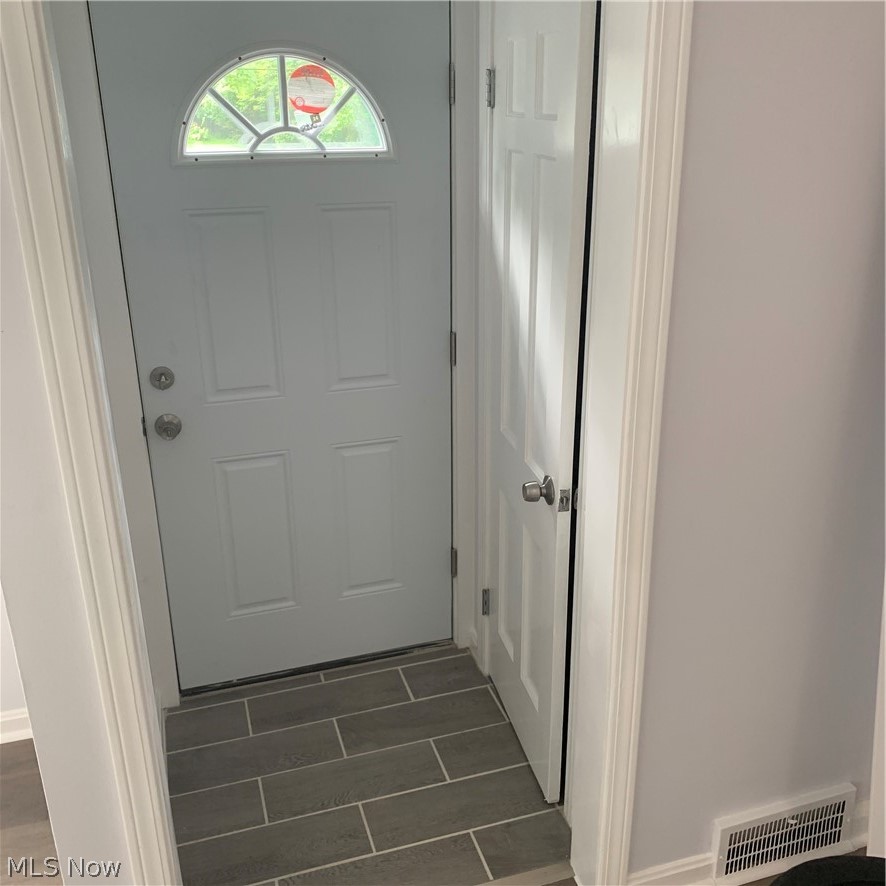4237 Bluestone Road South Euclid, OH 44121 - Photo 9 of 35