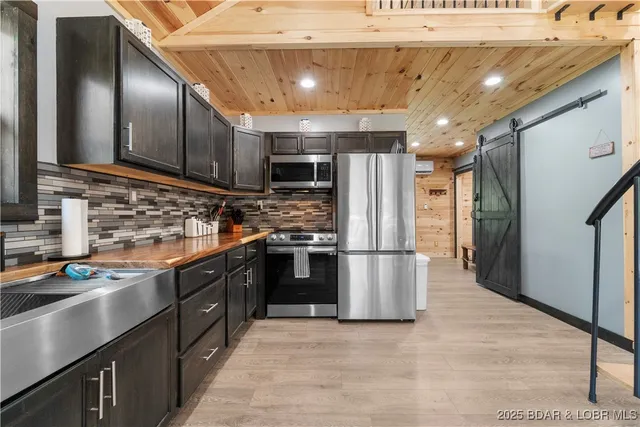 $319,000 | 33209 Green Hills Road, Gravois Mills, MO 65037