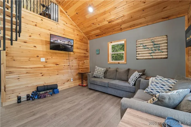 $319,000 | 33209 Green Hills Road, Gravois Mills, MO 65037