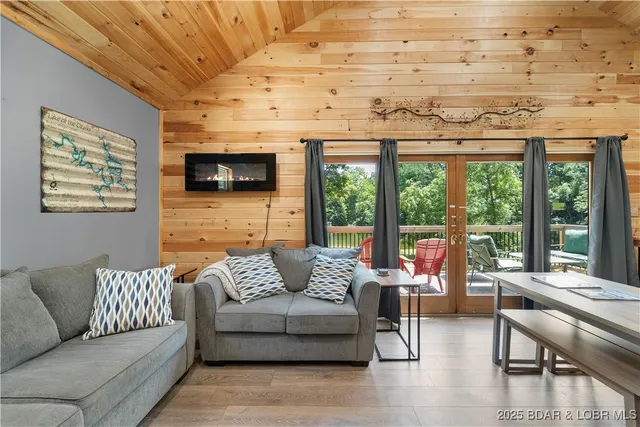 $319,000 | 33209 Green Hills Road, Gravois Mills, MO 65037