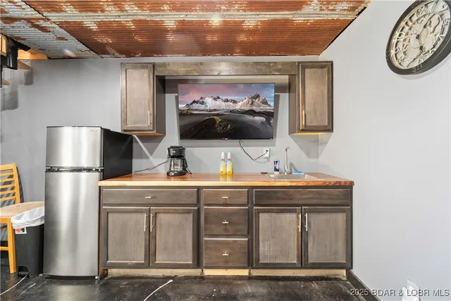 $319,000 | 33209 Green Hills Road, Gravois Mills, MO 65037