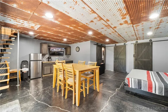 $319,000 | 33209 Green Hills Road, Gravois Mills, MO 65037