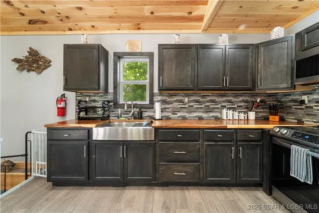 $319,000 | 33209 Green Hills Road, Gravois Mills, MO 65037