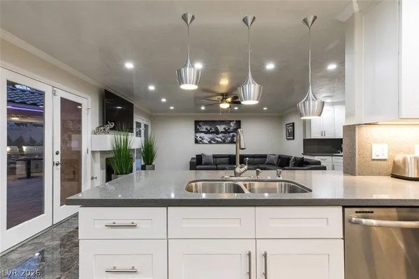 $5,500 | 9020 Moss Creek Circle, Las Vegas, NV 89117