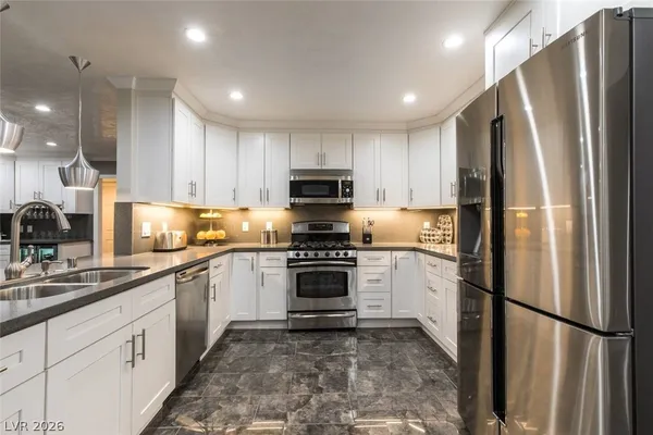 $5,500 | 9020 Moss Creek Circle, Las Vegas, NV 89117