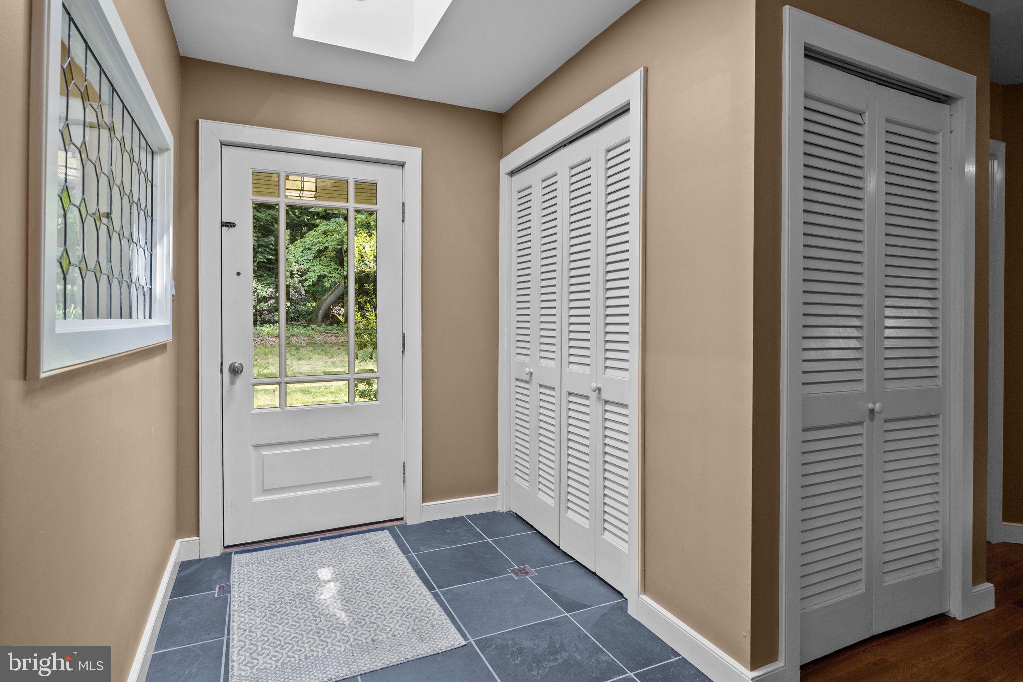 6975 Upper York Road New Hope, PA 18938 - Photo 19 of 61 Looking back toward entryway with skylight