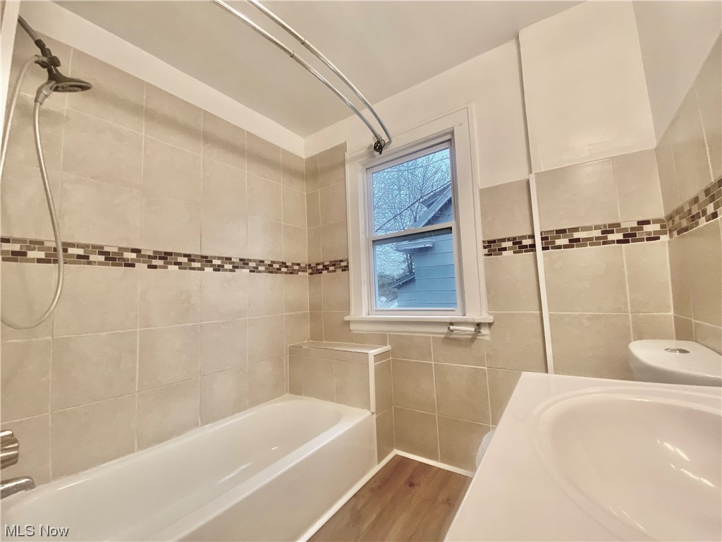 3545 Pennington Road Cleveland, OH 44120 - Photo 21 of 32 Updated bathroom