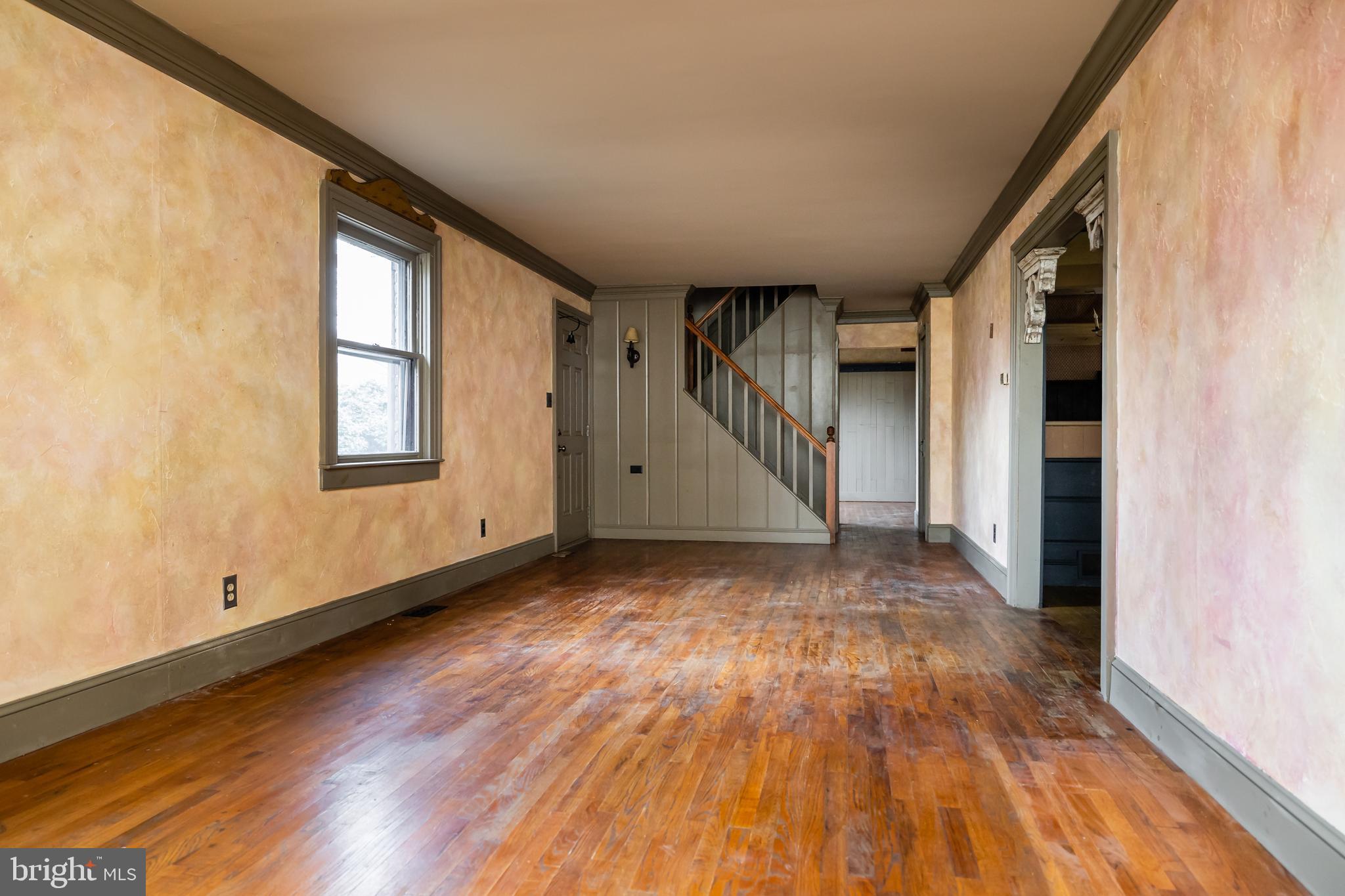 149 Petticoat Bridge Road Columbus, NJ 08022 - Photo 5 of 29 Living Room