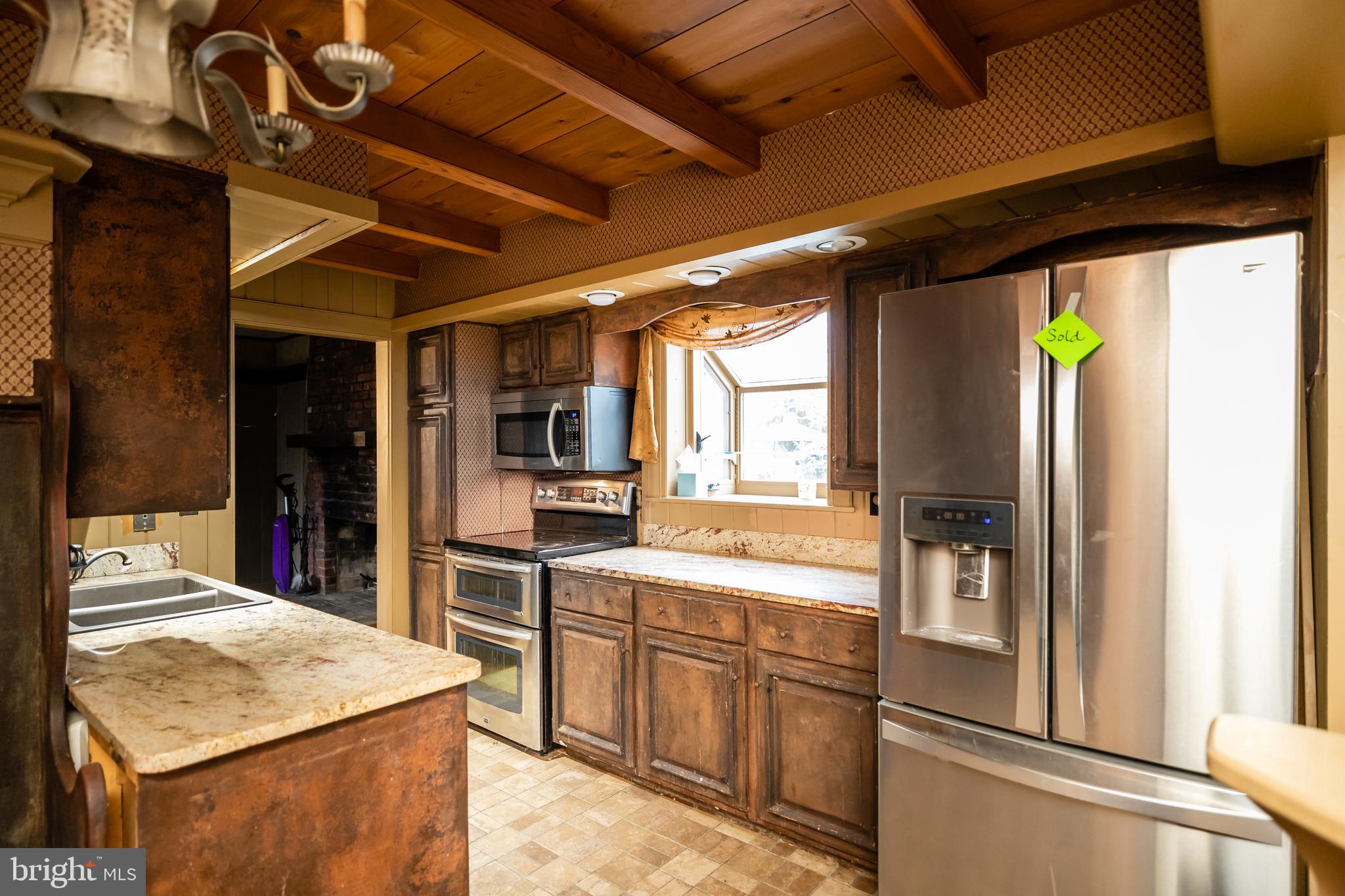149 Petticoat Bridge Road Columbus, NJ 08022 - Photo 9 of 29 Kitchen
