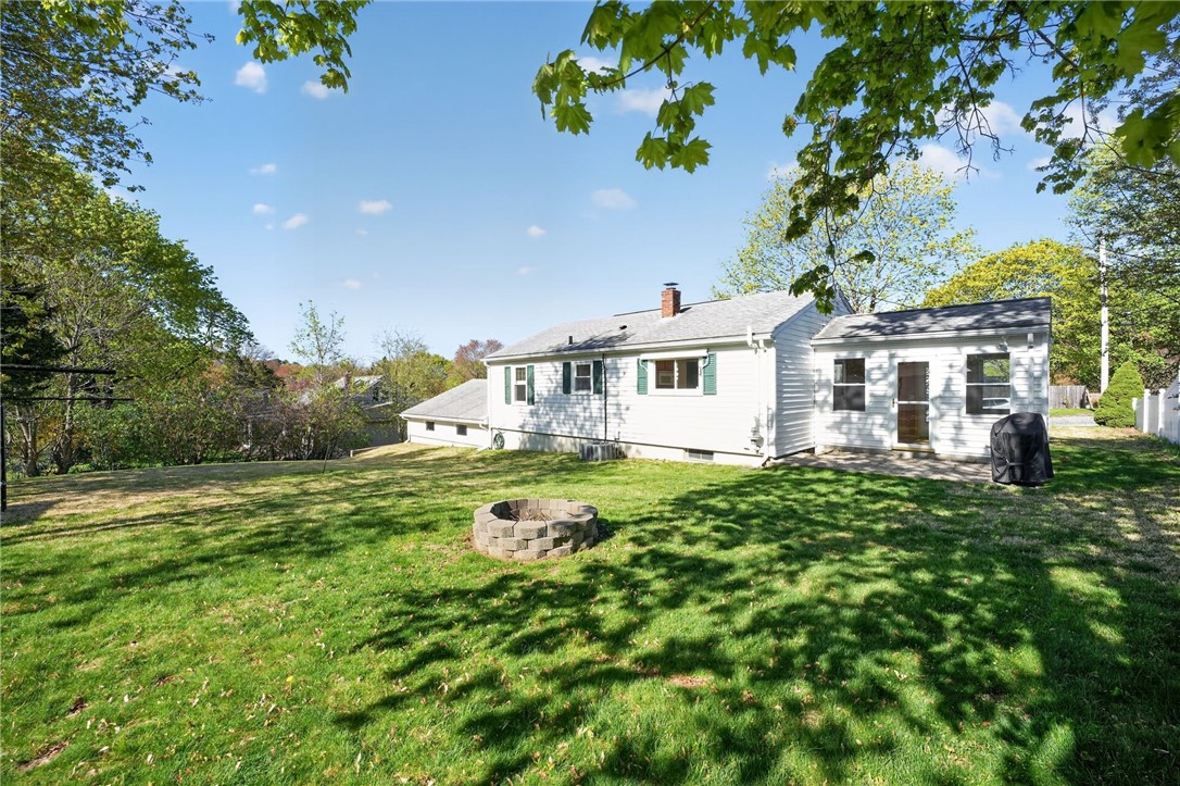 68 Madeleine Avenue Woonsocket, RI 02895 - Photo 22 of 27