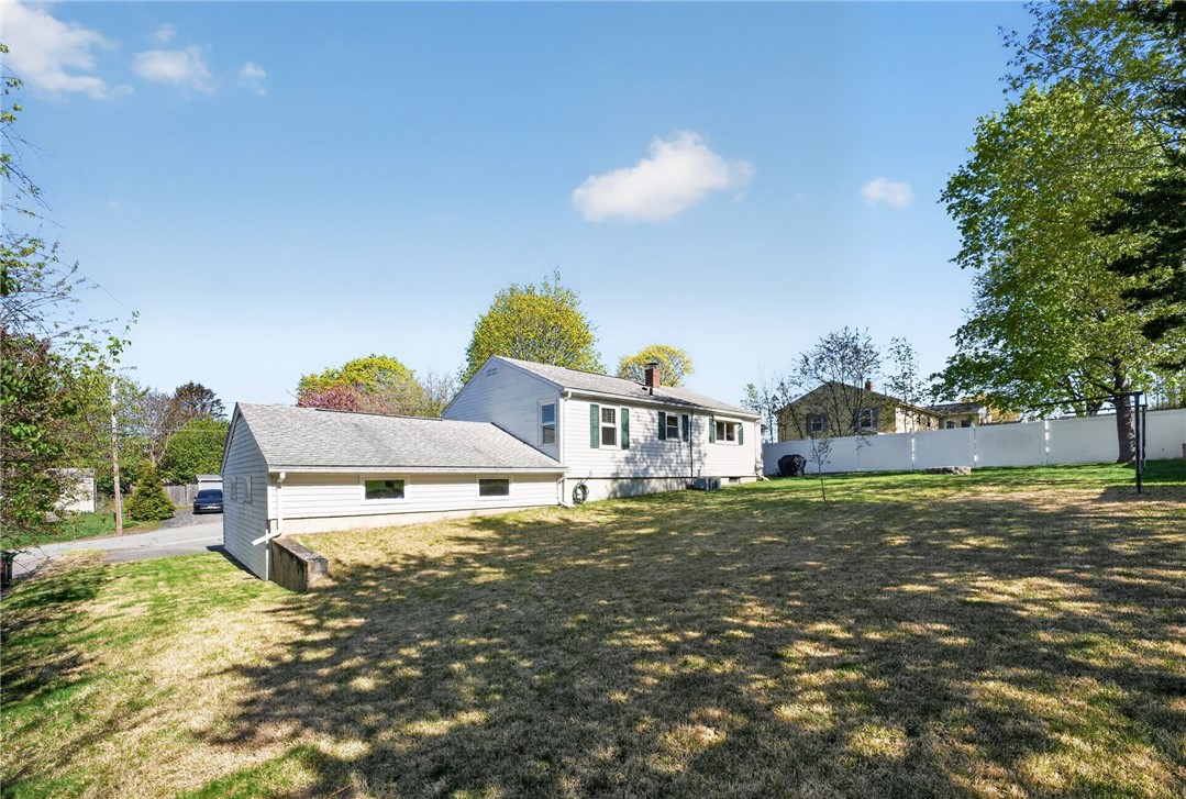 68 Madeleine Avenue Woonsocket, RI 02895 - Photo 23 of 27