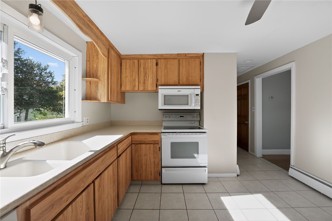 68 Madeleine Avenue Woonsocket, RI 02895 - Photo 6 of 27