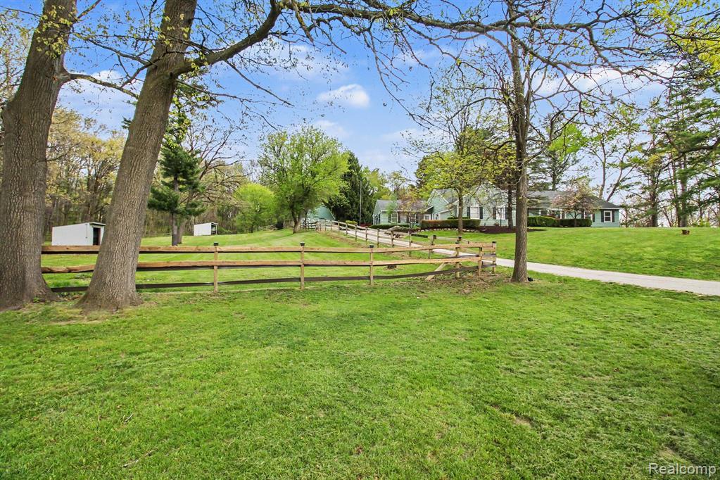 2601 Old Plank Road Milford, MI 48381 - Photo 32 of 36