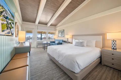 $199,000 | 269 Fontana Boulevard, Unit 2452, Fontana, WI 53125