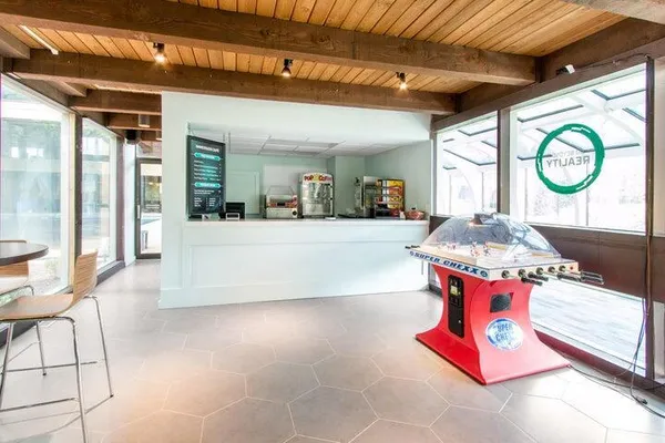 $212,900 | 269 Fontana Boulevard, Unit 2452, Fontana, WI 53125