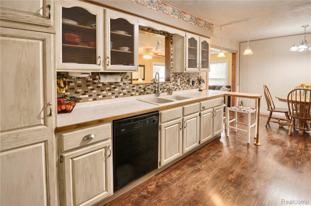 4472 Regency Road Swartz Creek, MI 48473 - Photo 37 of 51 SD3_4884-HDR(5).jpg
