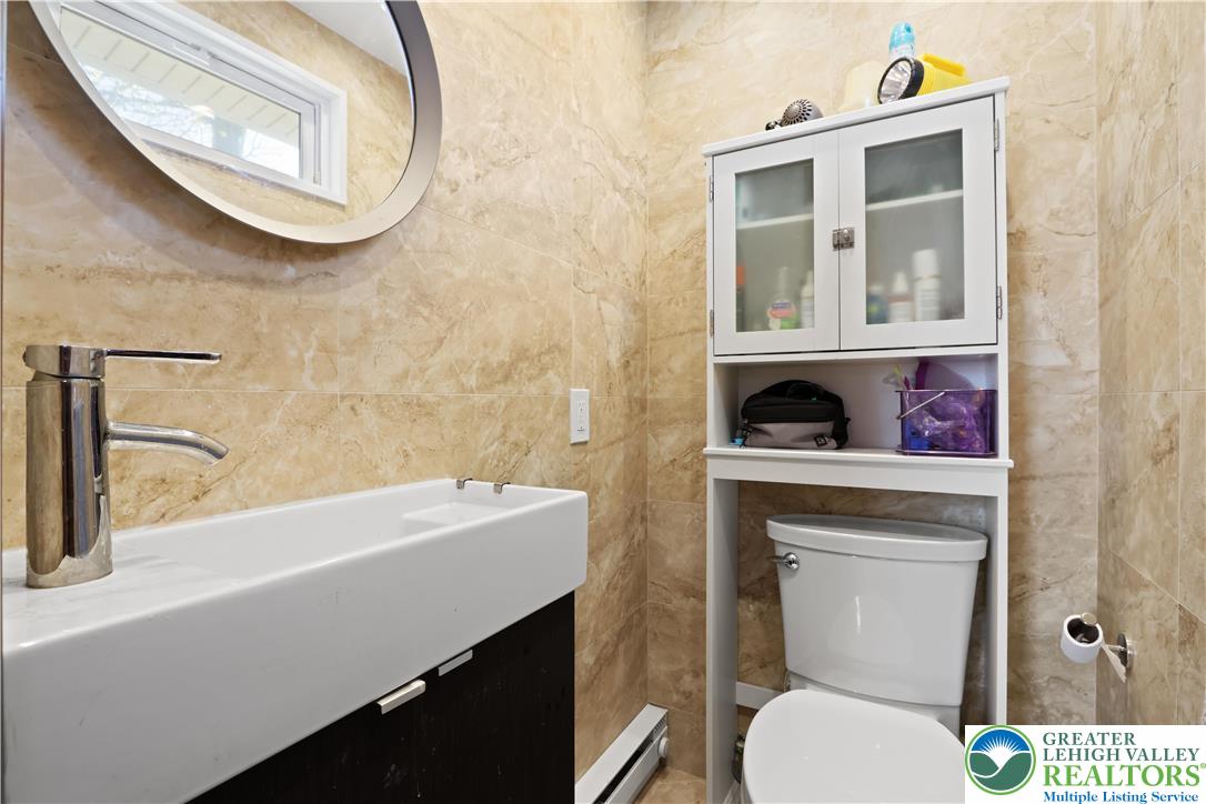 214 Mockingbird Court Bushkill, PA 18324 - Photo 15 of 40