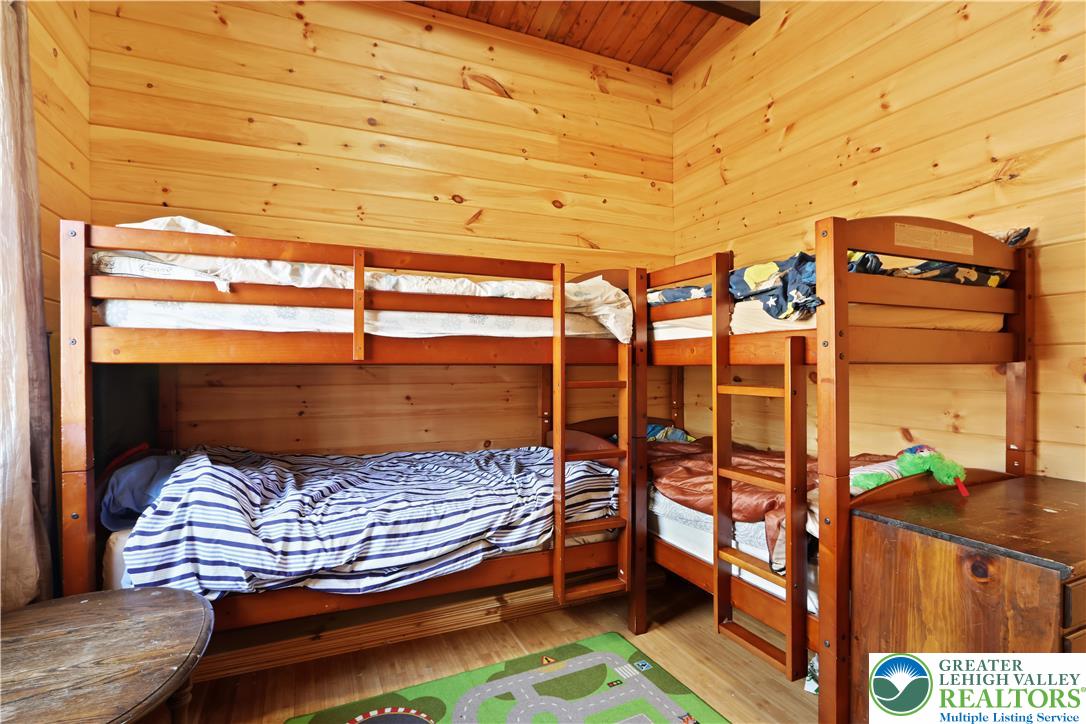 214 Mockingbird Court Bushkill, PA 18324 - Photo 17 of 40