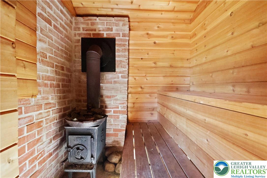 214 Mockingbird Court Bushkill, PA 18324 - Photo 22 of 40