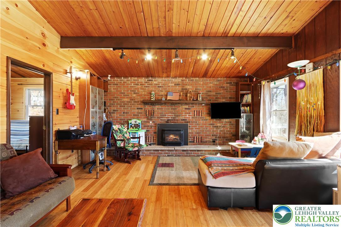 214 Mockingbird Court Bushkill, PA 18324 - Photo 5 of 40