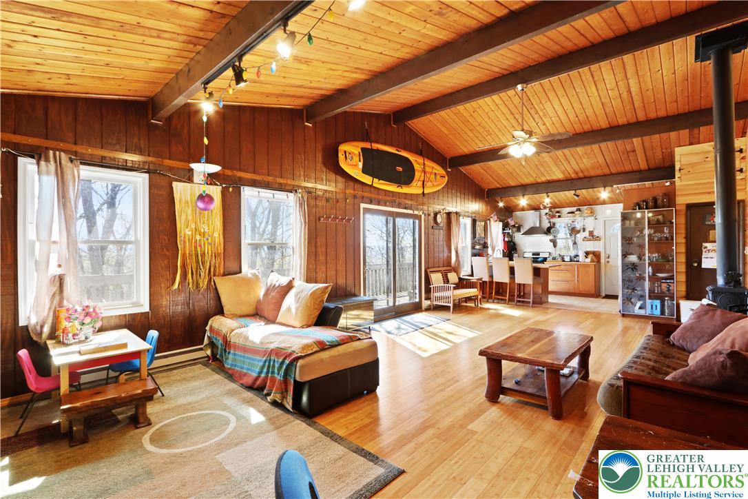 214 Mockingbird Court Bushkill, PA 18324 - Photo 7 of 40