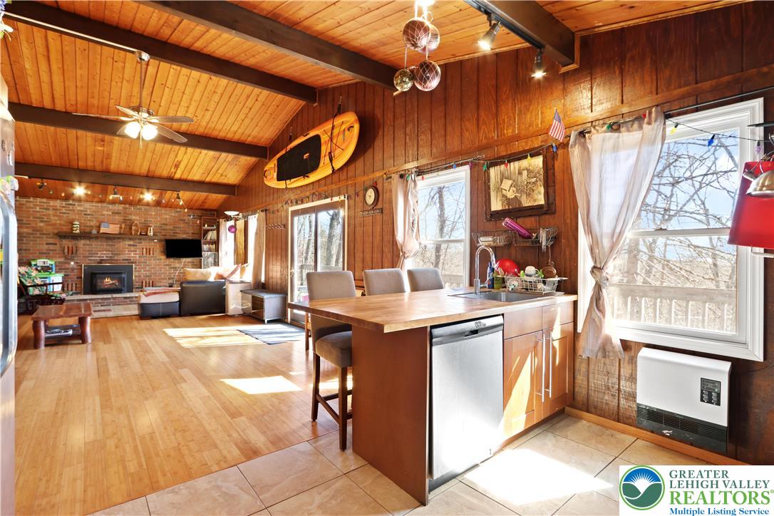 214 Mockingbird Court Bushkill, PA 18324 - Photo 9 of 40