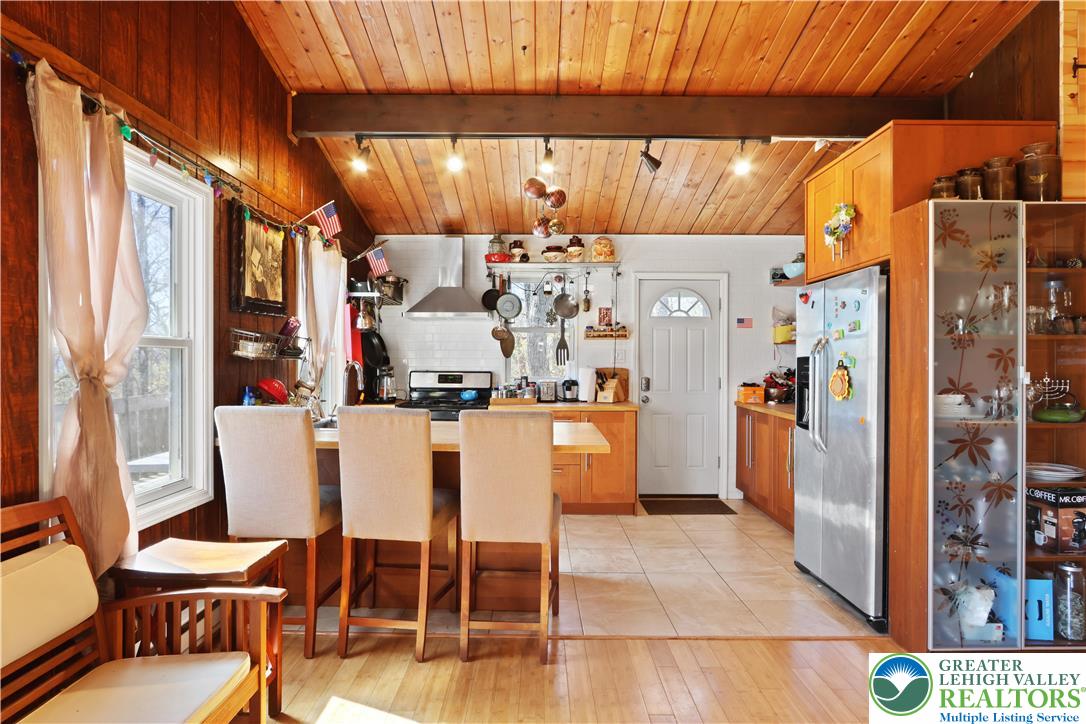 214 Mockingbird Court Bushkill, PA 18324 - Photo 10 of 40