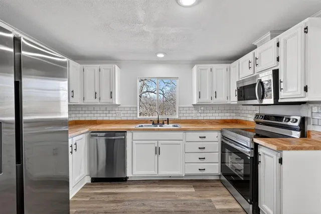 $184,900 | 324 Whispering Oaks Drive, Mineral Wells, TX 76067