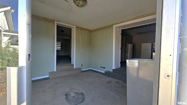 $395,000 | 200 West 12th Street, Johnston City, IL 62951