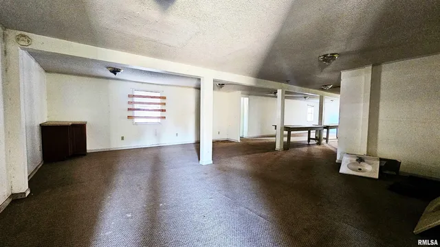 $395,000 | 200 West 12th Street, Johnston City, IL 62951