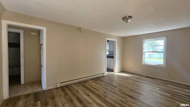 $395,000 | 200 West 12th Street, Johnston City, IL 62951