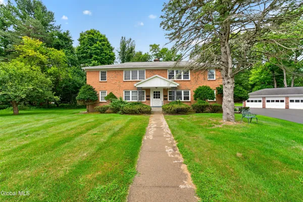 $228,500 | 11 Kensington Court, Unit 3, Bethlehem, NY 12054