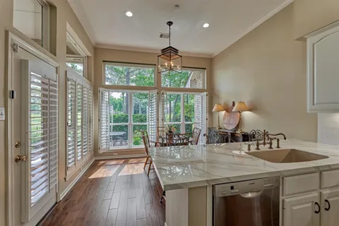 $925,000 | 46 North Copperknoll Circle, The Woodlands, TX 77381