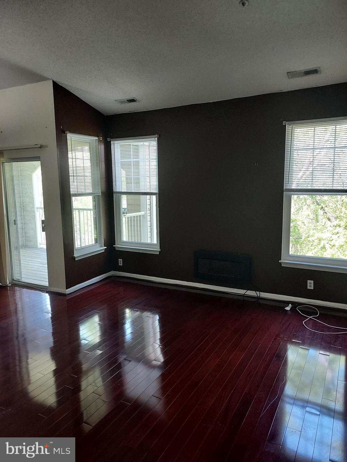 7204 Bogley Road, Unit 303 Windsor Mill, MD 21244 - Photo 5 of 24 Living room area