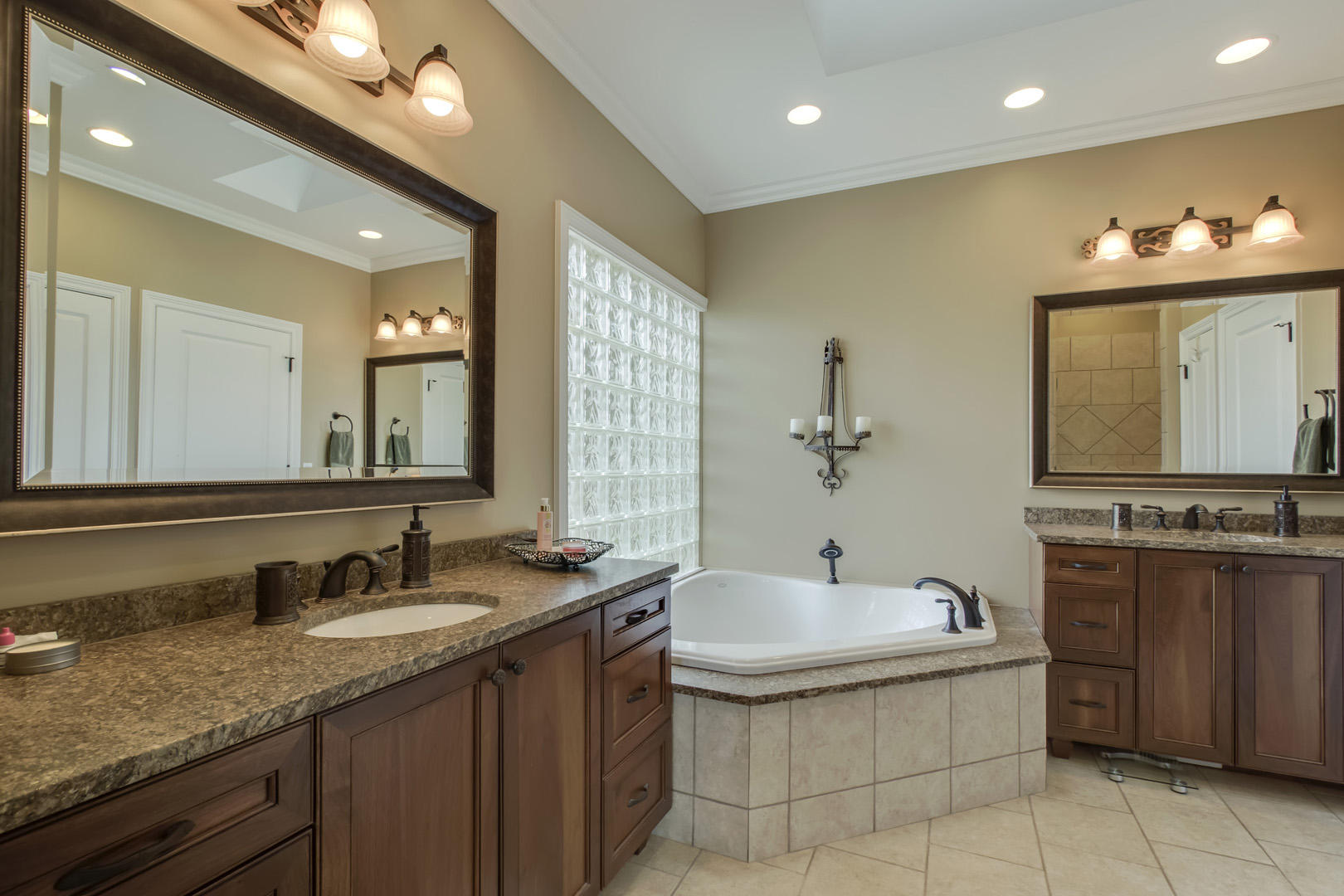 256 Cheestana Way Loudon, TN 37774 - Photo 22 of 40 22_256 Cheestana Way_MasterBath01