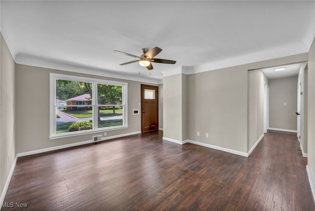 6988 Maplewood Road Parma Heights, OH 44130 - Photo 4 of 48