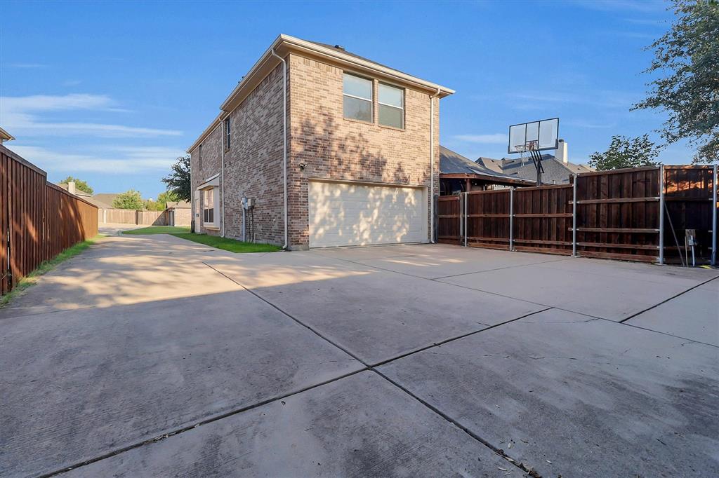 1194 Maple Ridge Way Murphy, TX 75094 - Photo 31 of 40
