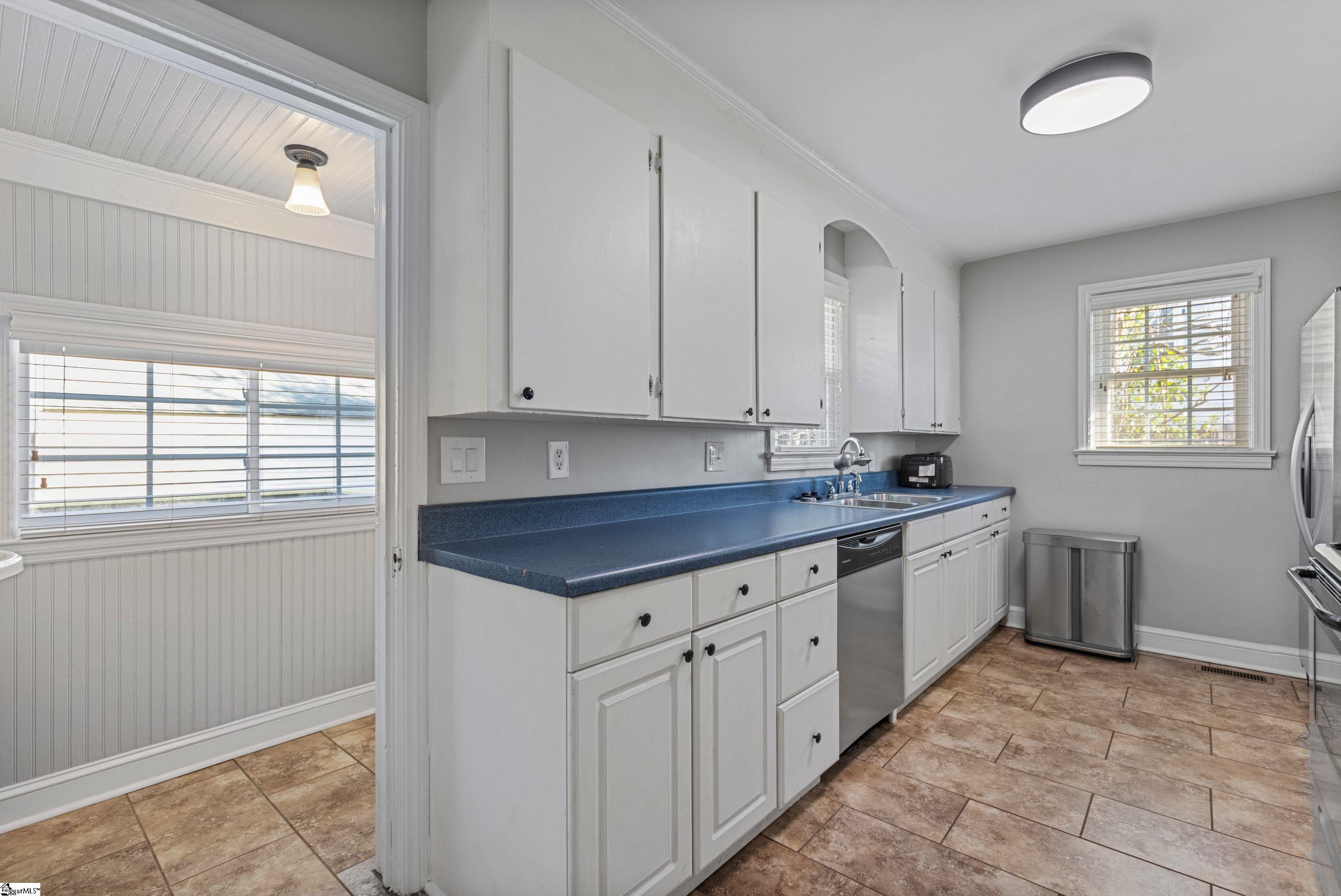 11 Ridgecrest Drive Greenville, SC 29609 - Photo 13 of 25 Gallery Image 13