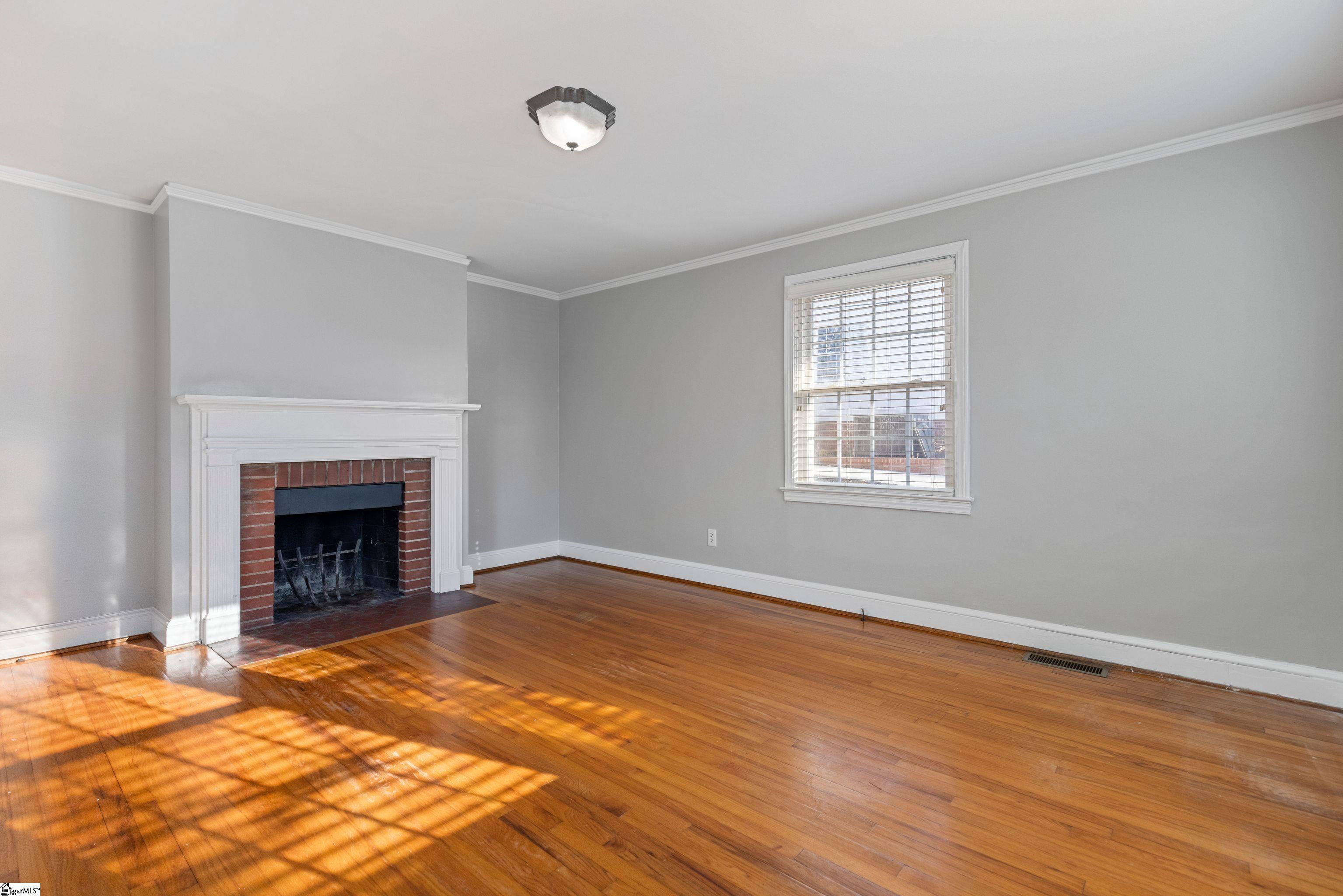 11 Ridgecrest Drive Greenville, SC 29609 - Photo 4 of 25 Gallery Image 4
