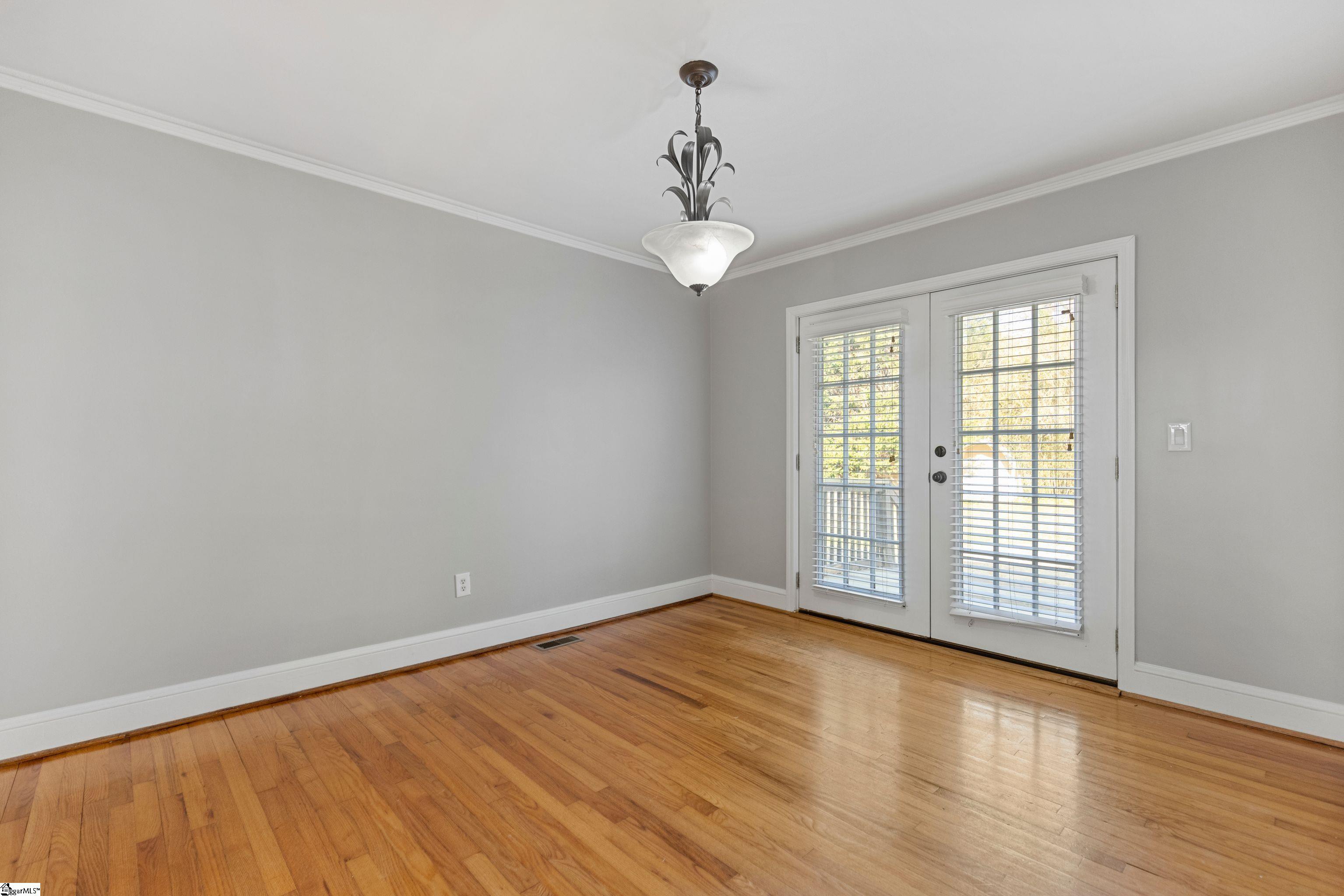 11 Ridgecrest Drive Greenville, SC 29609 - Photo 7 of 25 Gallery Image 7