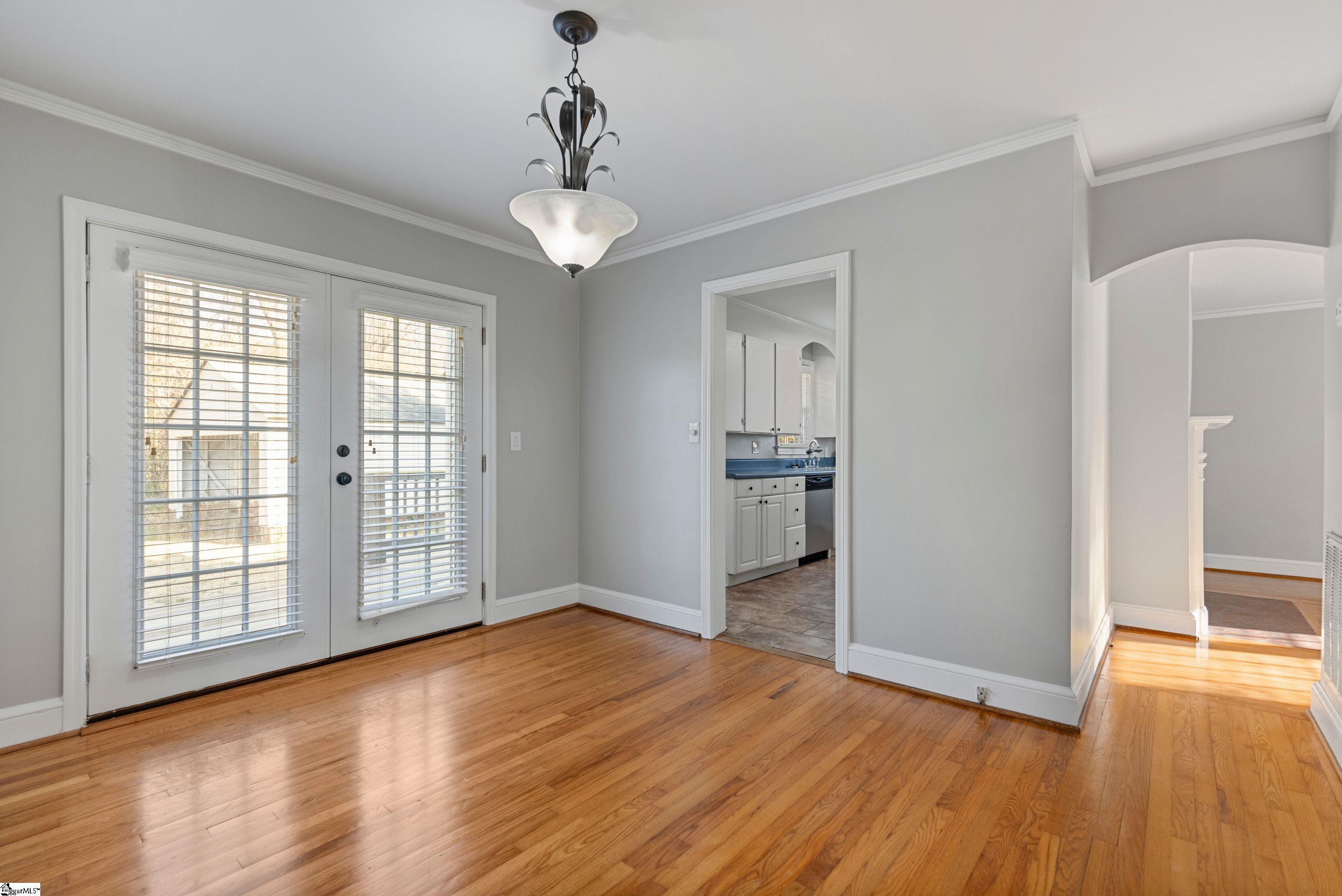 11 Ridgecrest Drive Greenville, SC 29609 - Photo 8 of 25 Gallery Image 8