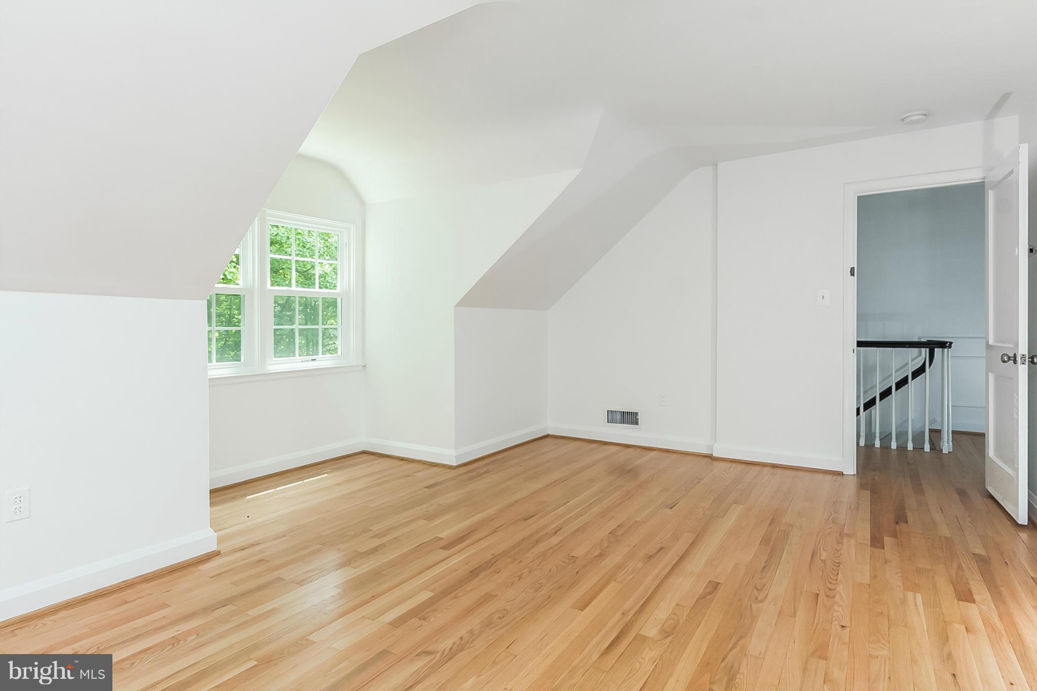 6808 Ridgewood Road Baltimore, MD 21239 - Photo 17 of 22 Upper Level Bedroom