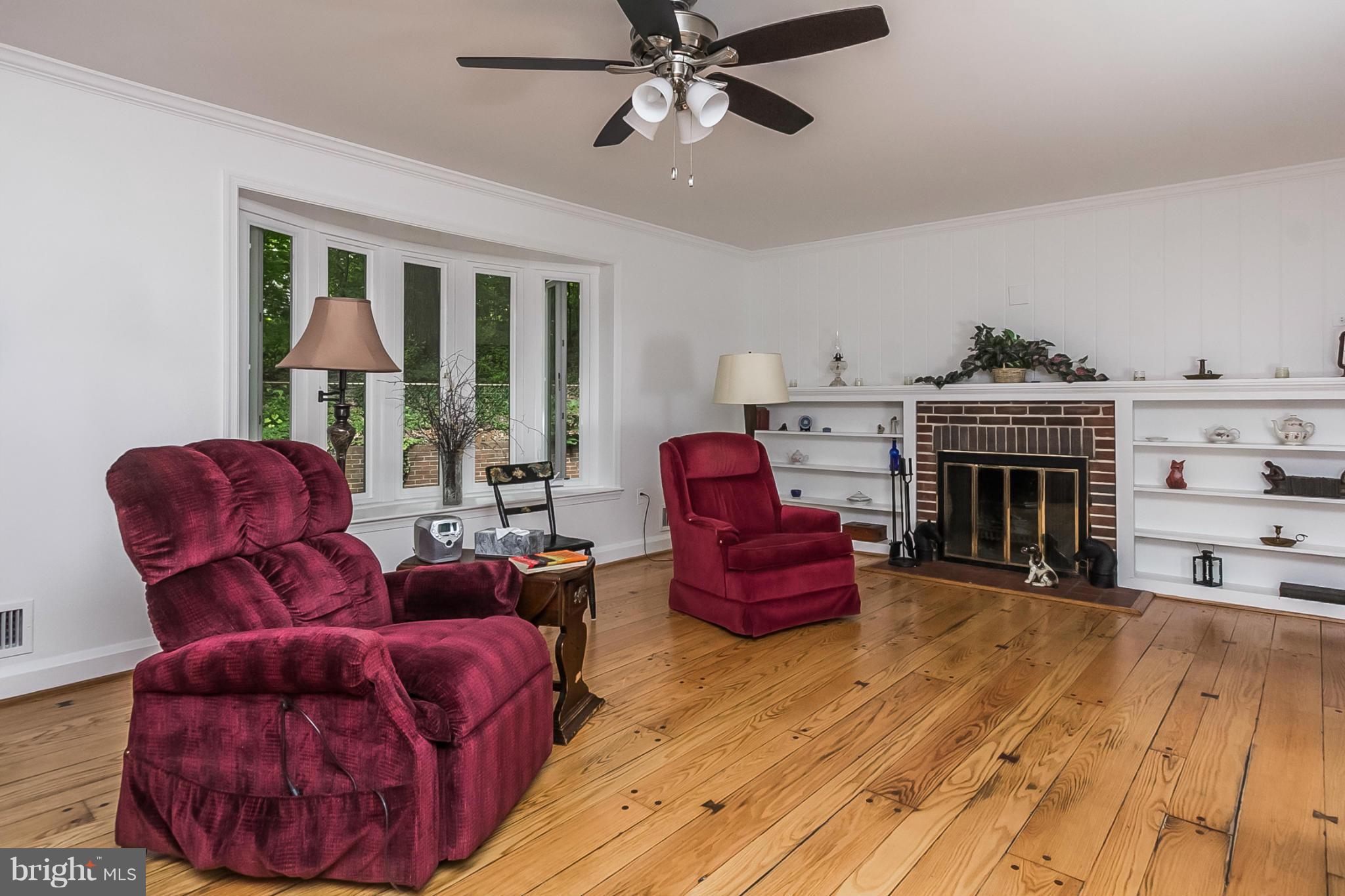 6808 Ridgewood Road Baltimore, MD 21239 - Photo 7 of 22 Great Room w/Fireplace