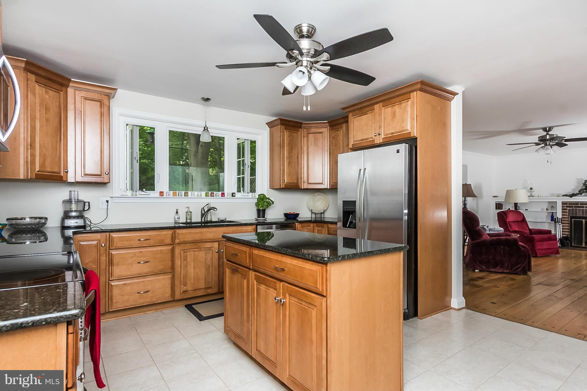 6808 Ridgewood Road Baltimore, MD 21239 - Photo 10 of 22 Kitchen opens to Great Room