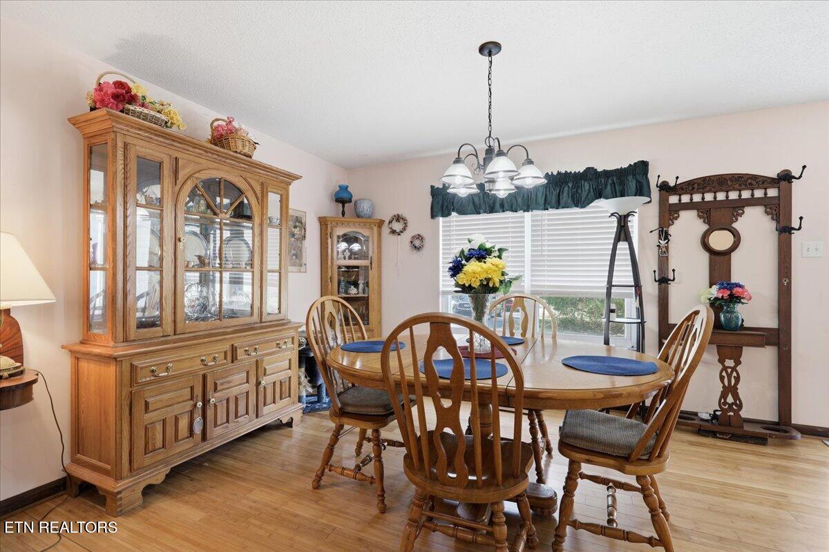 853 Walker Springs Road Knoxville, TN 37923 - Photo 13 of 47 Dining room