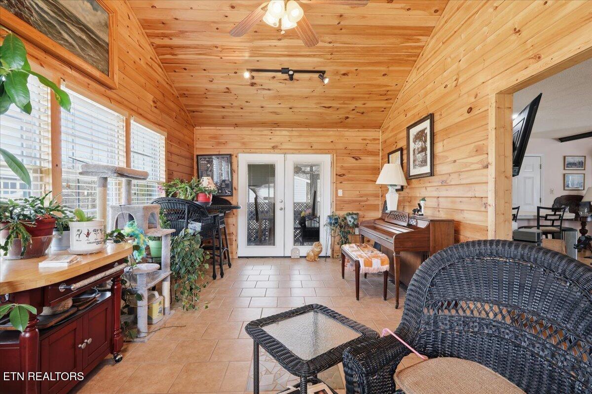 853 Walker Springs Road Knoxville, TN 37923 - Photo 20 of 47 Sunroom