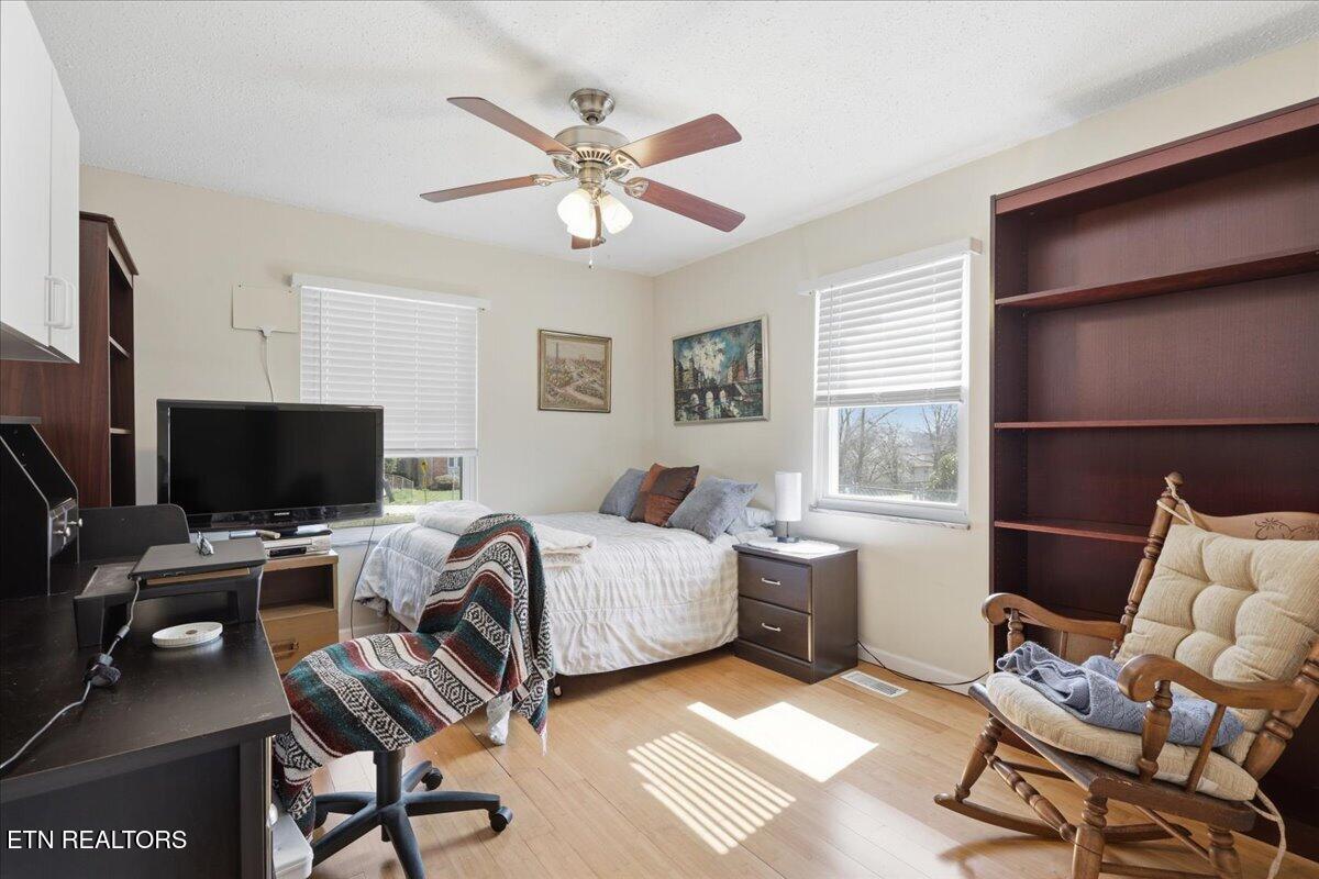 853 Walker Springs Road Knoxville, TN 37923 - Photo 24 of 47 Bedroom 2