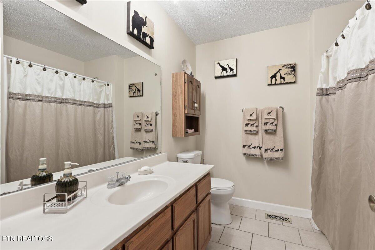 853 Walker Springs Road Knoxville, TN 37923 - Photo 25 of 47 Primary Bathroom